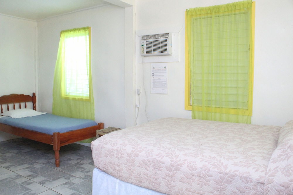 Basic Double or Twin Room, 1 Bedroom, Kitchenette, Ground Floor photo 3