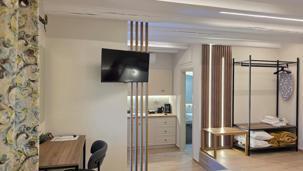 Economy Studio, Ground Floor (Annex Building) photo 3