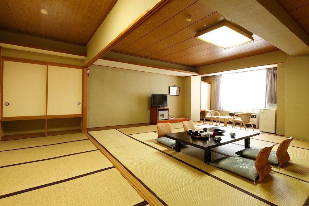 Japanese Style Room - Half board ( Shabu Shabu Dinner) photo 2