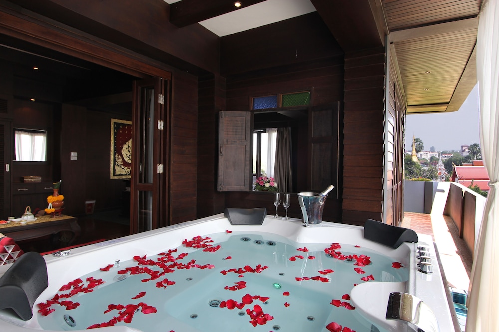 Nakara Montra Scenery Suite with balcony - Photo 13