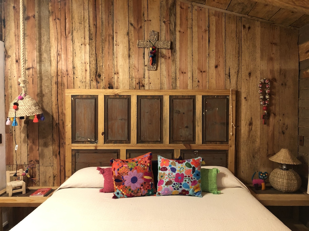 Design Room, 1 King Bed, Bathtub photo 1