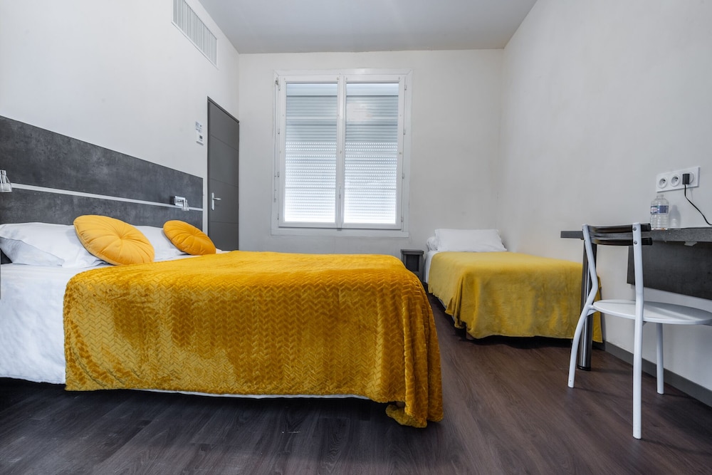 Family Room, Multiple Beds