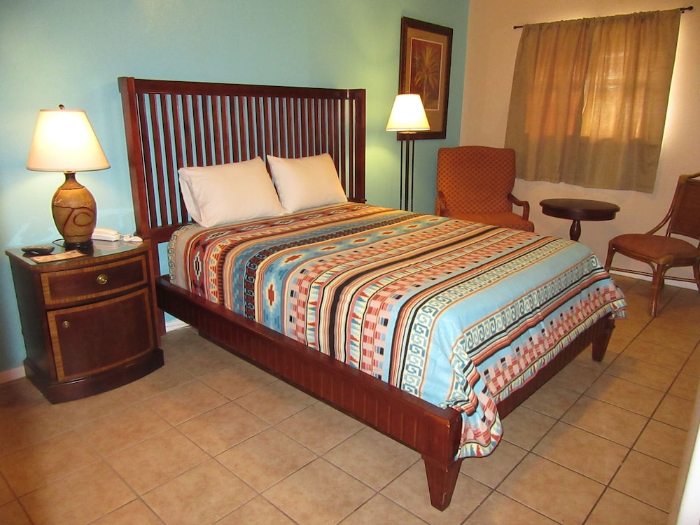 Standard Single Room, 1 Queen Bed, Smoking photo 1