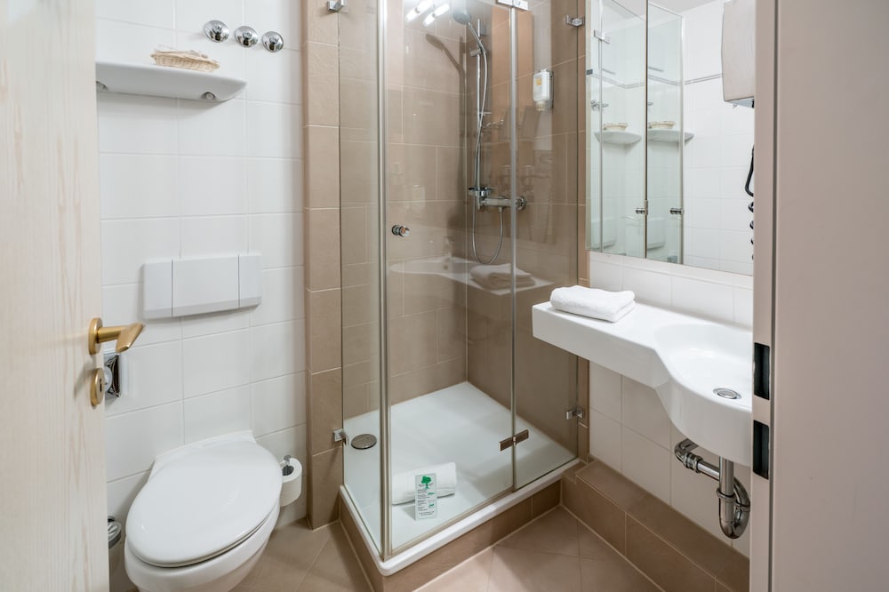 Superior Double or Twin Room photo 3