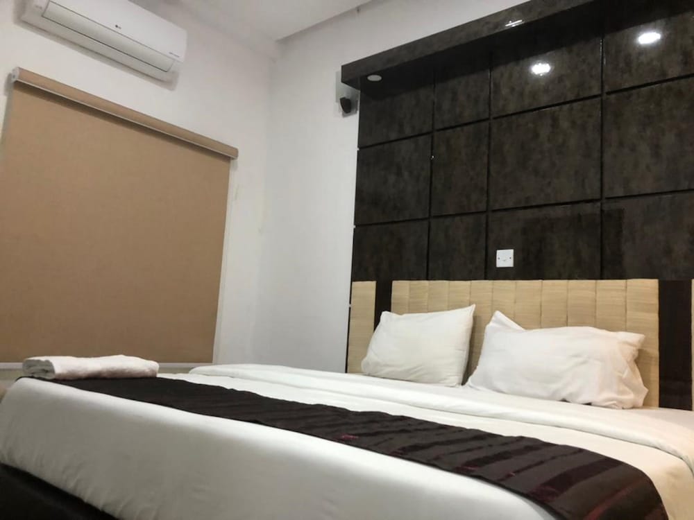 Executive Room - Photo 3