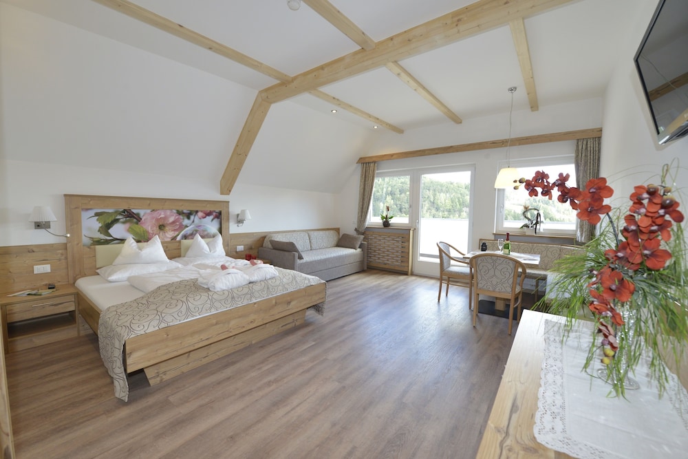 Superior Double or Twin Room, 1 Queen Bed photo 2