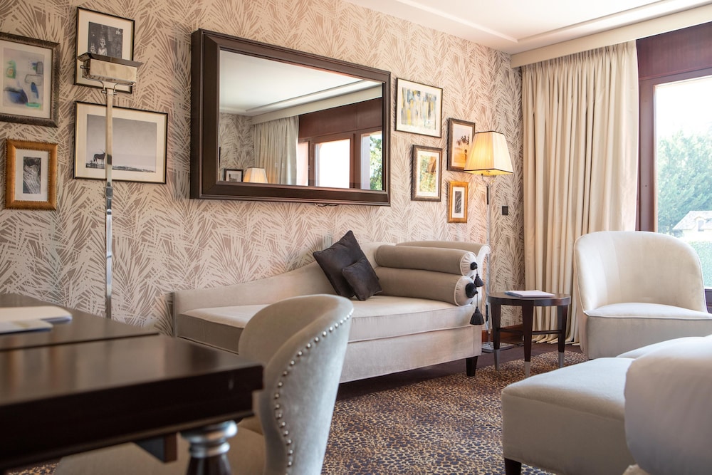 Presidential Suite, 1 King Bed thumbnail 5