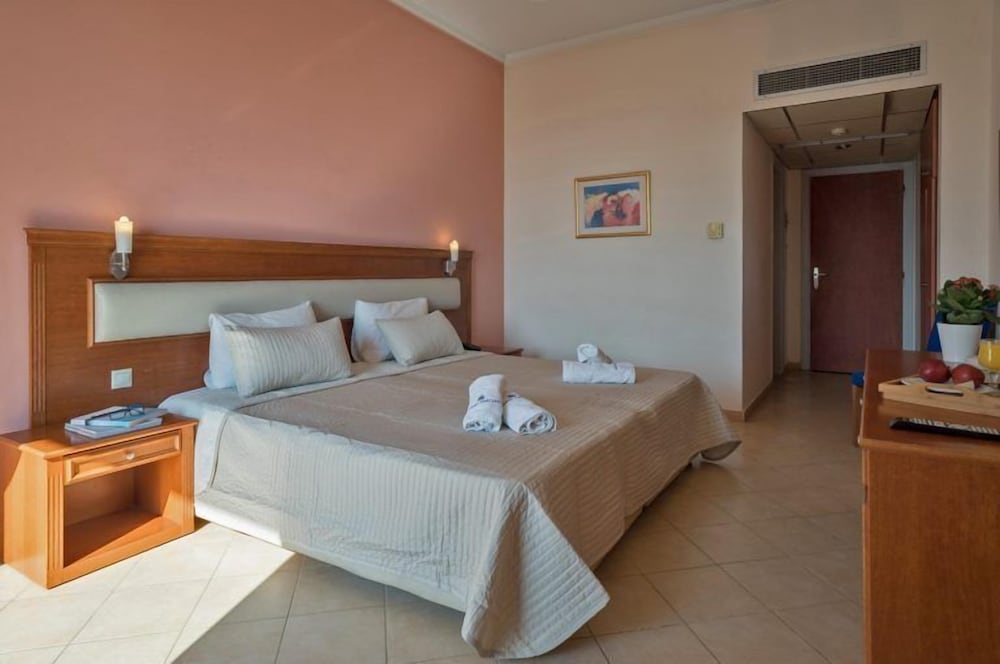 Double Room - Photo 7