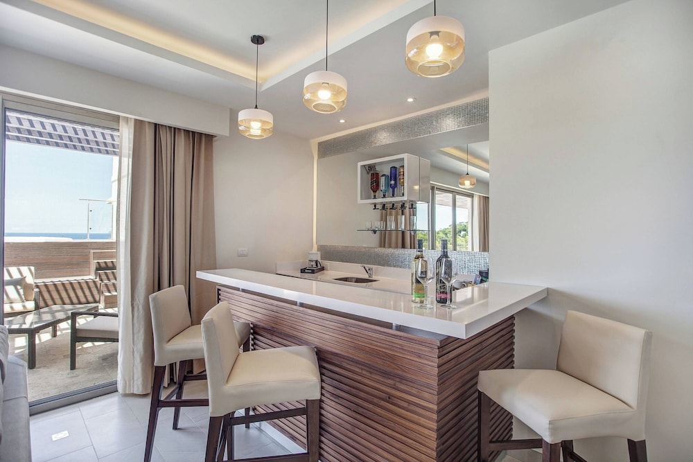 Luxury Penthouse One bedroom suite Ocean view terrace jacuzi Diamond Club - Photo 2