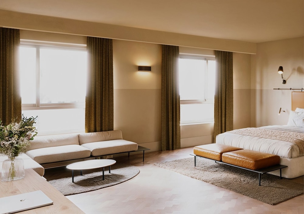 Family Room (Grand Deluxe)