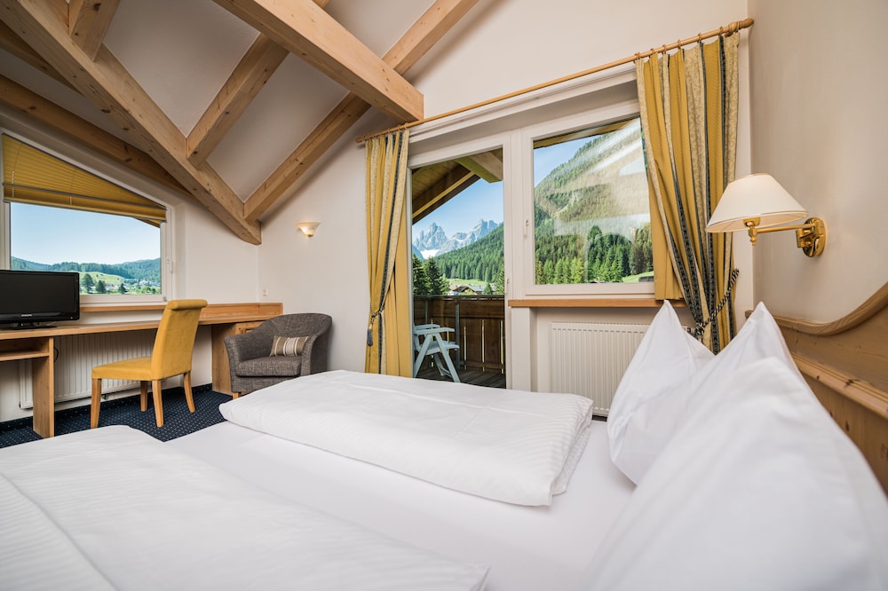 Superior Double or Twin Room photo 1