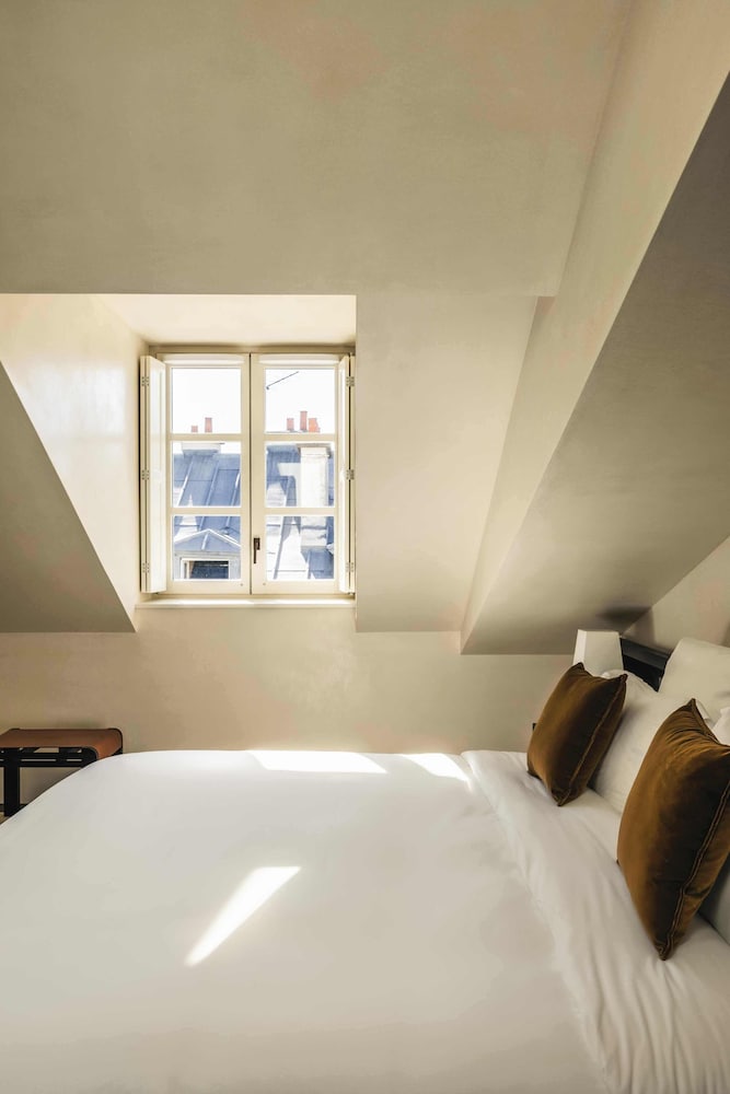 Parisian Suite - 1 Bedroom photo 2