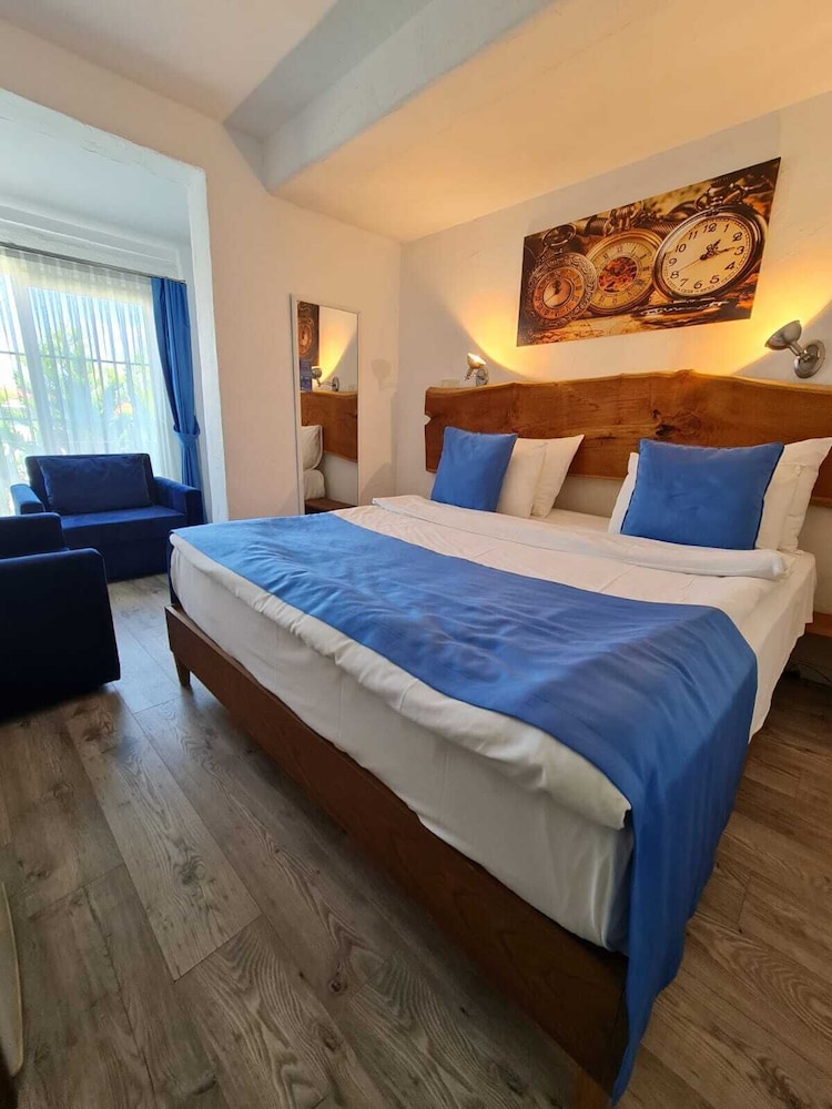 Standard Quadruple Room - Photo 1
