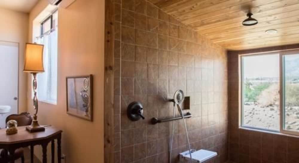 Creosote Room - No Smoking in Rooms or on Grounds photo 2
