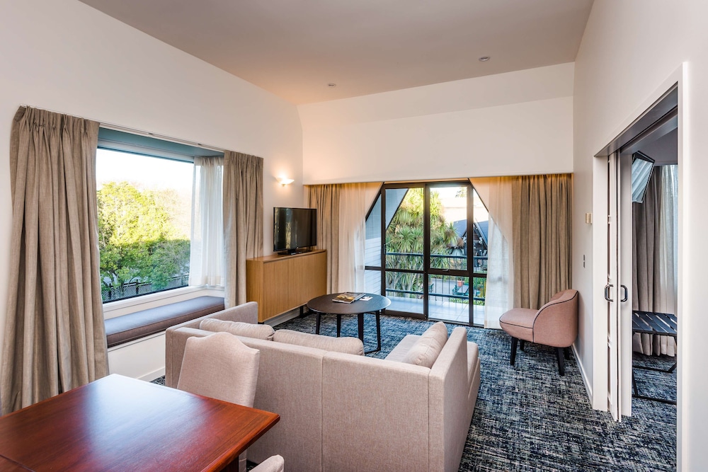 Suite, 1 King Bed, Non Smoking (Hagley)