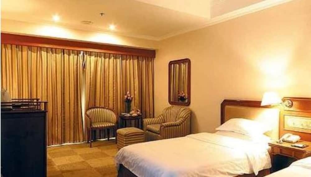 Standard Twin Room - Photo 3