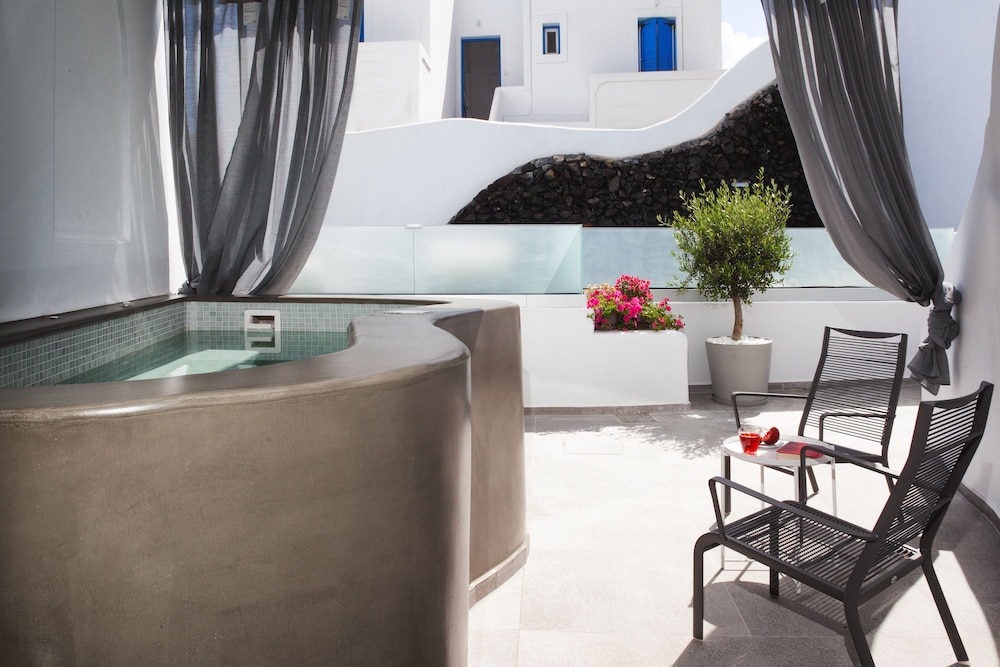 Superior Suite, Hot Tub (External) - Photo 10