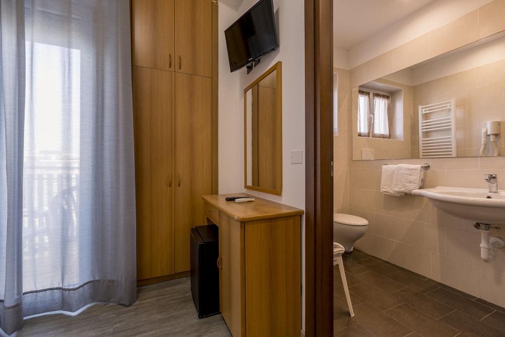 Double Room, Partial Sea View photo 2