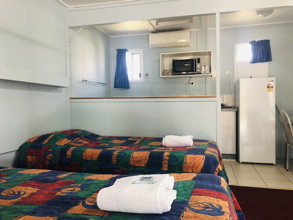 Basic Triple Room photo 3