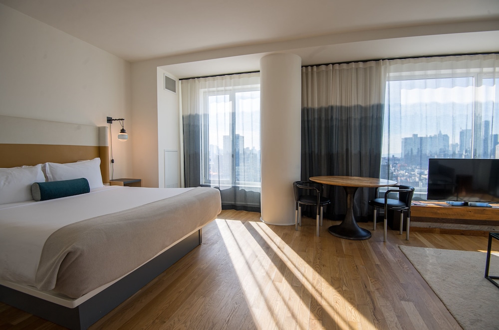 Suite, 1 King Bed, Tower (Freedom Tower View)