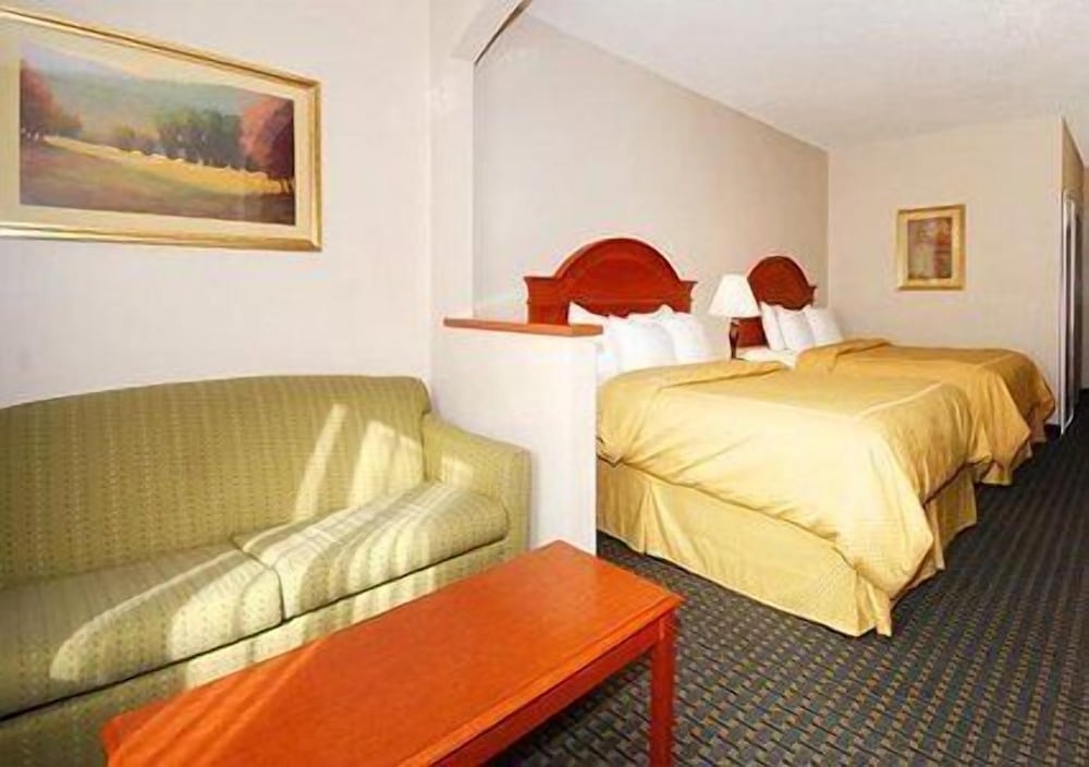 Suite, 1 King Bed with Sofa bed, Accessible, Non Smoking - Photo 22