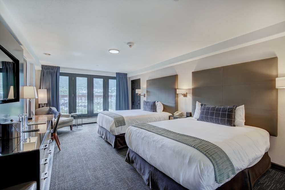 Superior Room, 2 Queen Beds - Photo 4