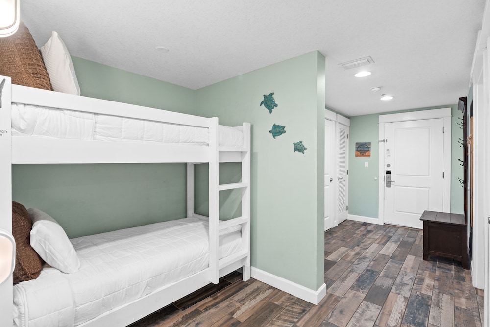 Condo, 2 Bedrooms (1808)