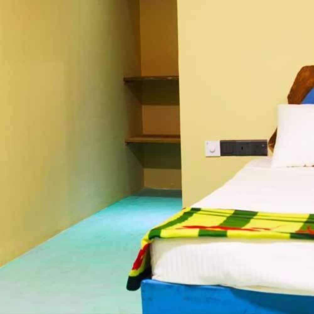 Non A/C Twin Or Double Room photo 3