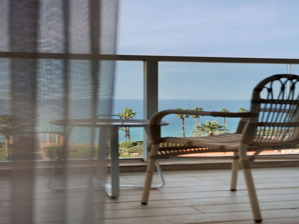 Deluxe Room, Balcony, Sea View photo 2