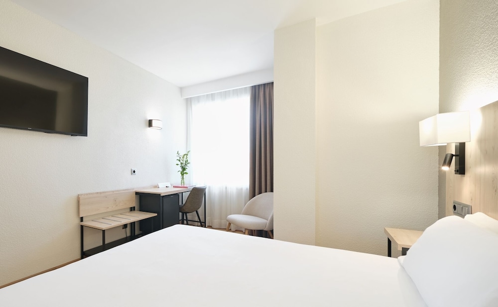 Comfort Room, 1 Queen Bed