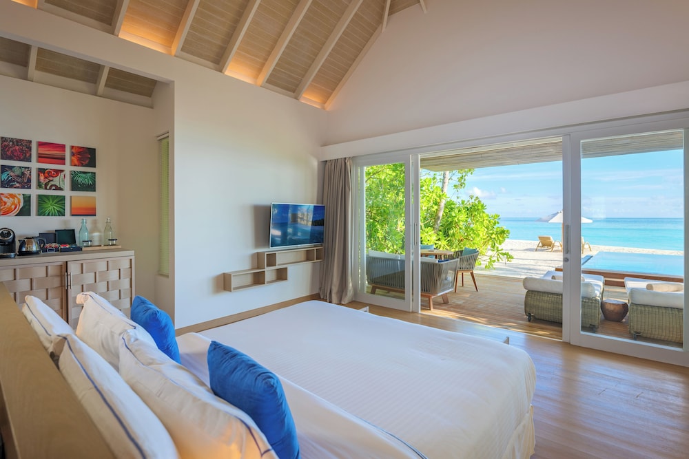Sunset Beach Villa With Pool - 7 Night Free photo 2