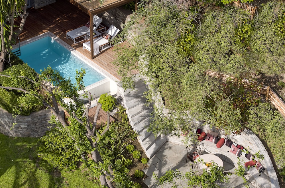 Grand Suite Sea Front with Private Pool thumbnail 5