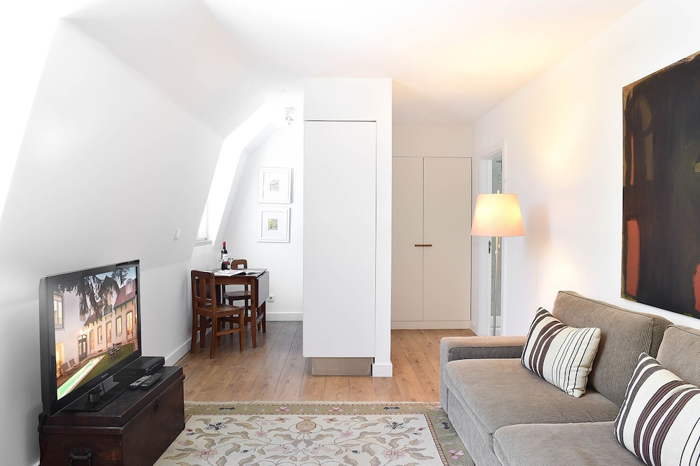 Deluxe Suite - Photo 18