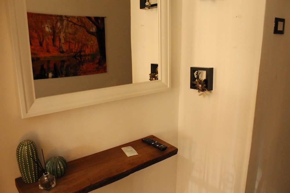Single Room, Shared Bathroom ( Via Principe Amedeo, 62) photo 2