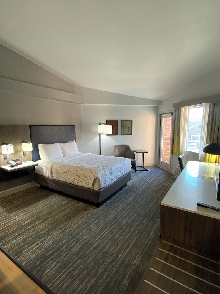 Standard Room, 2 Queen Beds, Non Smoking, Balcony (Shower Only)
