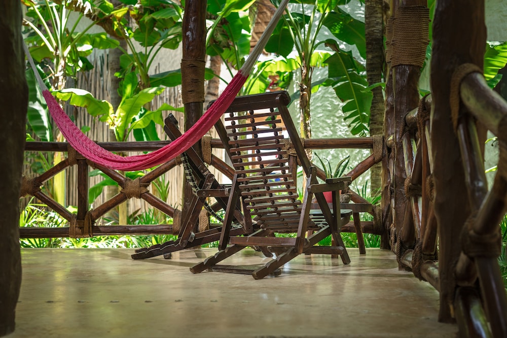 Bungalow, Garden View (2 Queen Beds) - Photo 1