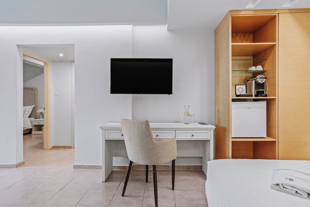 Premium Suite - Photo 2