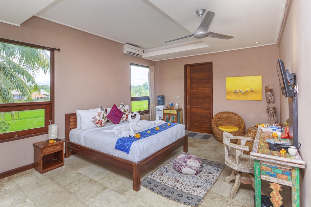 Deluxe Queen Suite