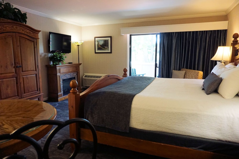 Suite, Multiple Beds, Non Smoking, Balcony (Bunk Beds) photo 1