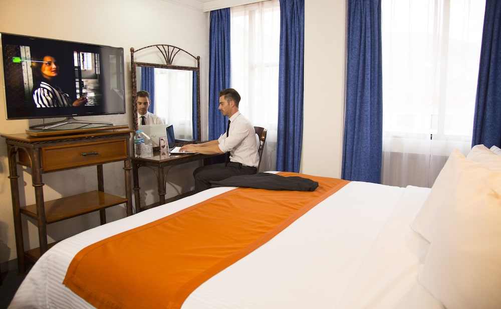 Standard Room, 1 Queen Bed photo 1