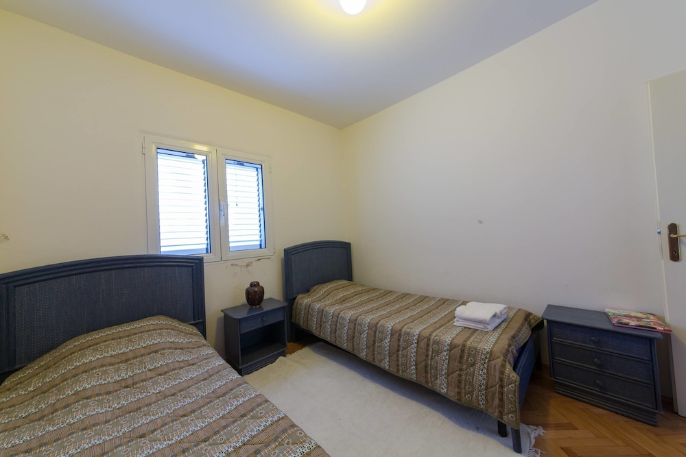 Apartment, 2 Bedrooms, Pool Access, Sea View photo 2