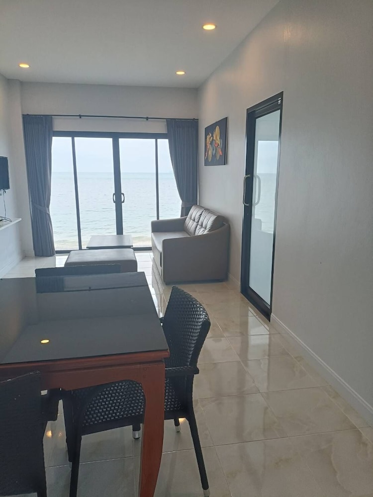 Family Villa, Kitchen, Beachfront - Photo 22