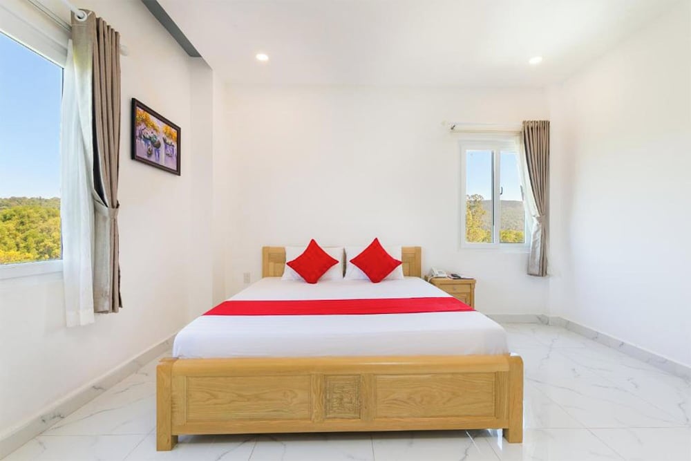 Superior Double Room with Windows