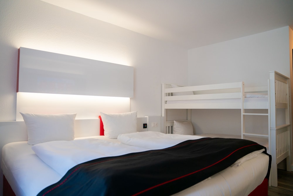 Standard Quadruple Room - Photo 4