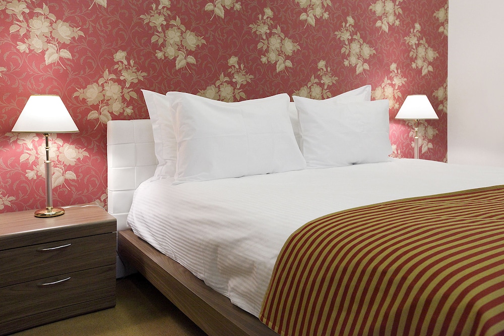 Comfort Suite (2 Adults with Spa Access) photo 1
