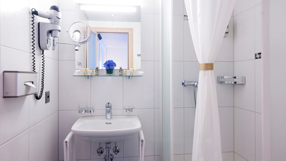Small Single Room