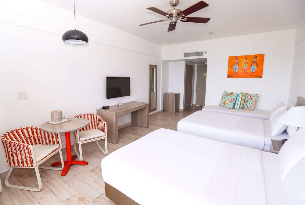 Room, 2 Double Beds, Ocean View