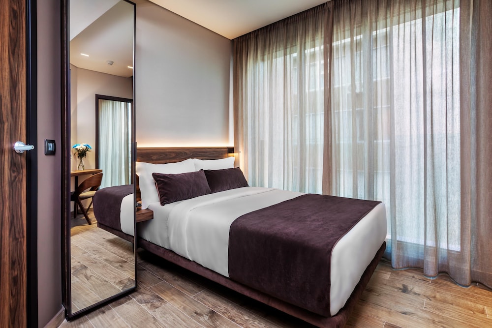 Family Suite, City View (Connected) - Photo 4