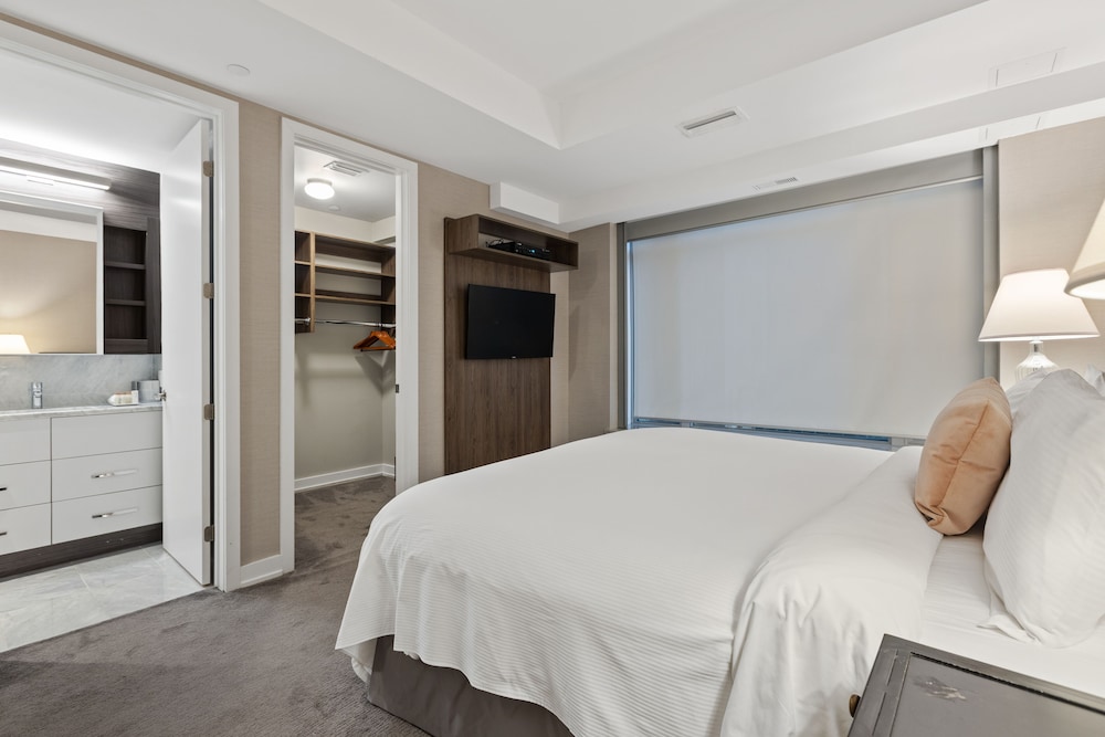 Suite, 2 Bedrooms (King/Queen) photo 2