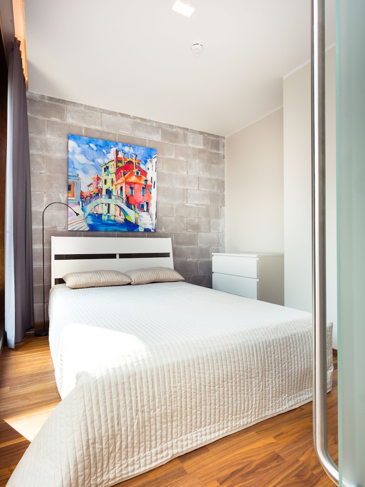 APARTMENT 3, Large 1 Bedroom photo 1